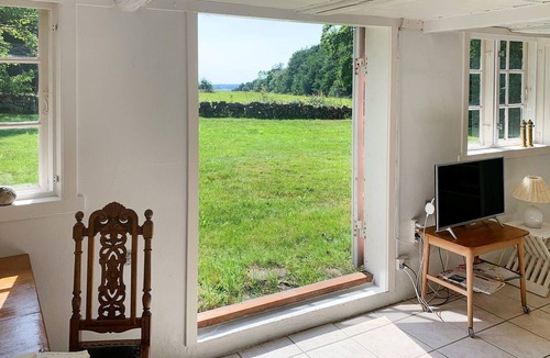 Pedersker House | Cozy home in Aakirkeby with WiFi