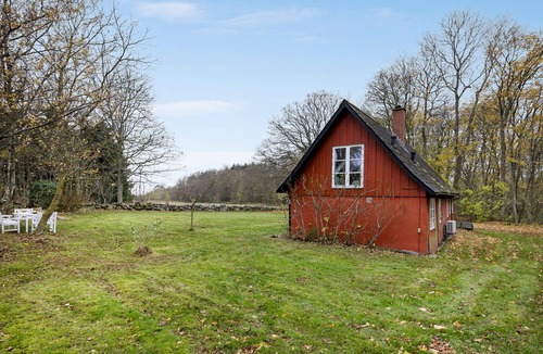 Pedersker House | Cozy home in Aakirkeby with WiFi