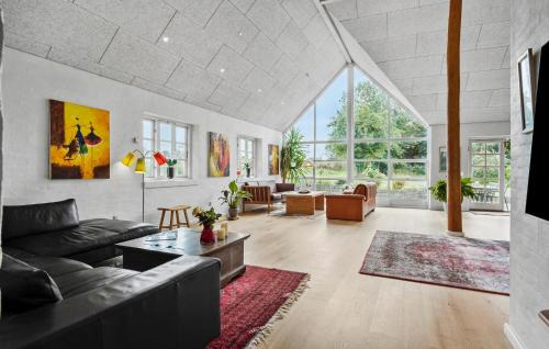 Varbjerg House | Cozy Home In Aarup With Wifi