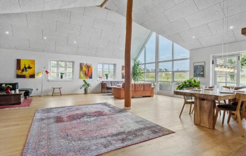 Varbjerg House | Cozy Home In Aarup With Wifi