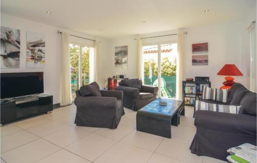 Aigues-Mortes House | Cozy Home In Aigues-Mortes With Kitchen