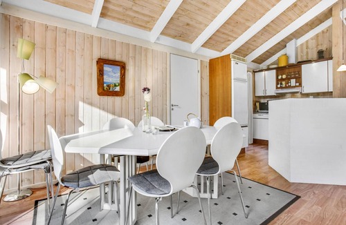 Sandkaas House | Cozy home in Allinge with kitchen