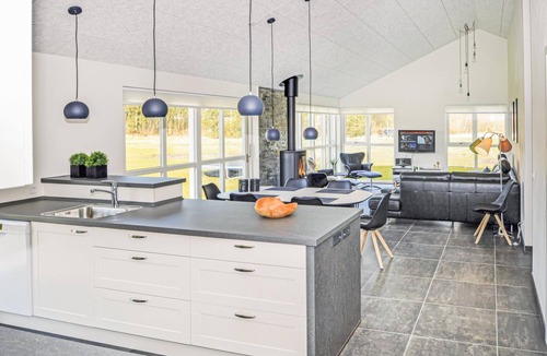 Ansager House | Cozy home in Ansager with lake view