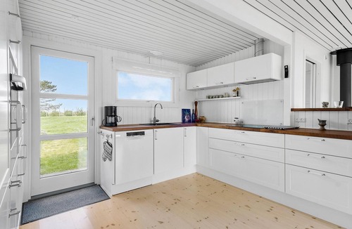 Hoeve Strand House | Cozy home in Asnæs with house sea view