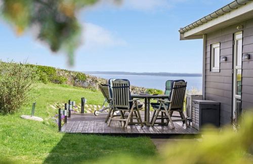 Hoeve Strand House | Cozy home in Asnæs with house sea view