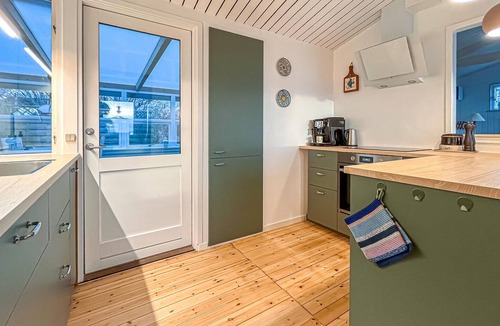 Næs House | Cozy home in Assens with house sea view
