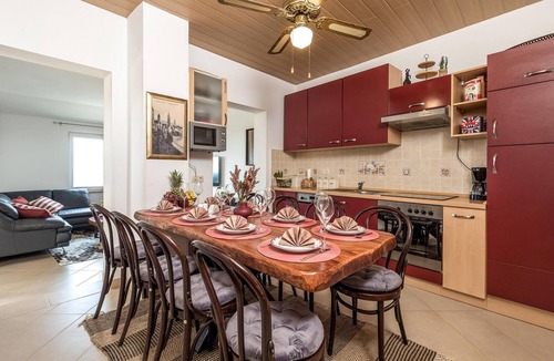 Banjol House | Cozy home in Banjol with sauna
