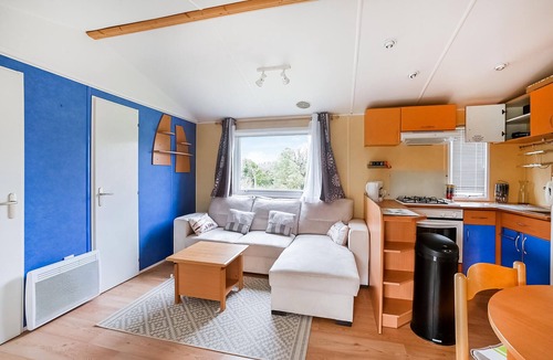 Barjac House | Cozy home in Barjac with swimming pool