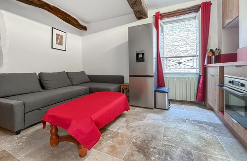Barjac House | Cozy home in Barjac with WiFi