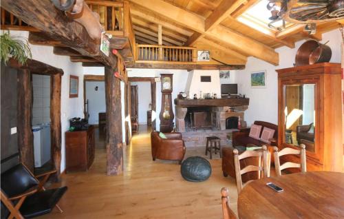 Bidarray House | Cozy Home In Bidarray With House A Mountain View