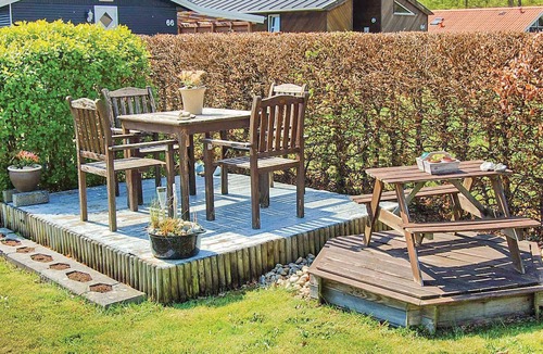 Bjert House | Cozy home in Bjert with house sea view