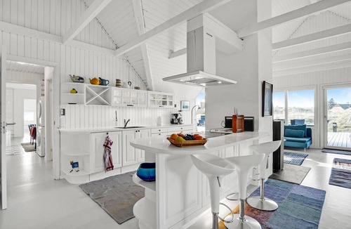 Blavand Strand House | Cozy home in Blåvand with kitchen