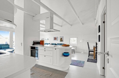 Blavand Strand House | Cozy home in Blåvand with kitchen
