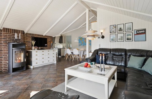 Blavand Strand House | Cozy home in Blåvand with sauna