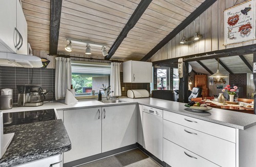 Ho House | Cozy home in Blåvand with kitchen