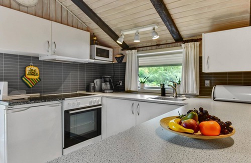 Ho House | Cozy home in Blåvand with kitchen