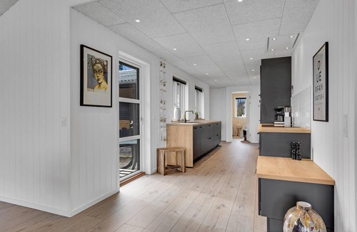 Ho House | Cozy home in Blåvand with kitchen