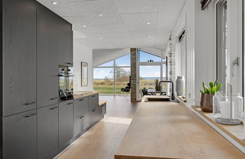 Ho House | Cozy home in Blåvand with kitchen