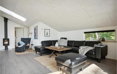 Ho House | Cozy Home In Blåvand With Kitchen