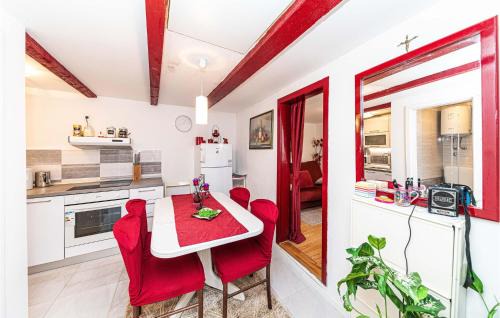 Blizna Donja House | Cozy Home In Blizna Donja With Wifi