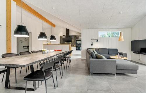 Blokhus House | Cozy Home In Blokhus With Sauna