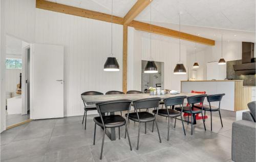 Blokhus House | Cozy Home In Blokhus With Sauna