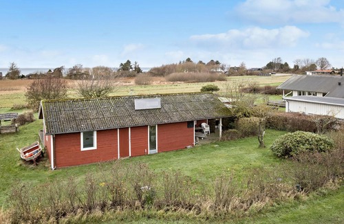 Skastrup Strand House | Cozy home in Bogense with WiFi
