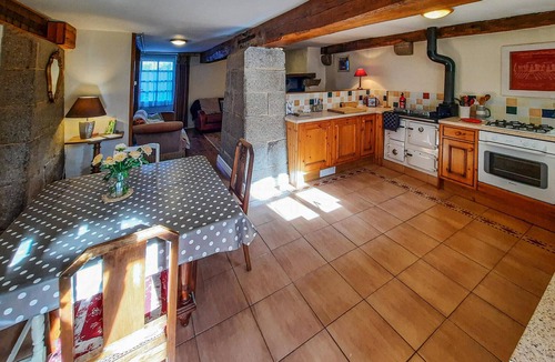 Bonnemain House | Cozy home in Bonnemain with WiFi