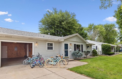 Bourbonnais House | Cozy Home In Bourbonnais-2 king beds close to O.N.U.