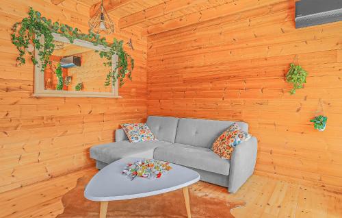 Bourbourg House | Cozy Home In Bourbourg With Wifi