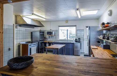 Middelfart House | Cozy home in Brenderup Fyn with kitchen