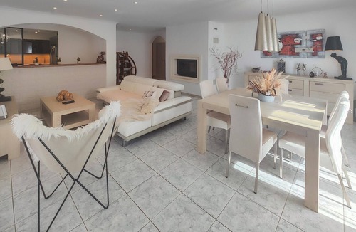 Cessenon-sur-Orb House | Cozy home in Cessenon sur Orb