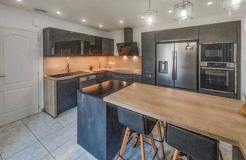 Cessenon-sur-Orb House | Cozy home in Cessenon sur Orb