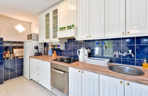 Duga Resa House | Cozy home in Donji Zvecaj with sauna