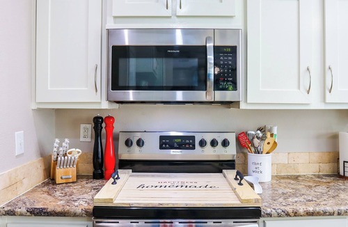 Seguin House | Cozy Home in Downtown Seguin