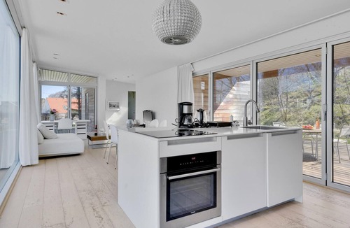 Dronningmolle House | Cozy home in Dronningmølle with WiFi