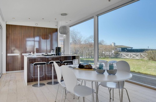 Dronningmolle House | Cozy home in Dronningmølle with WiFi