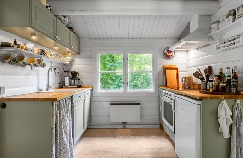 Dronningmolle House | Cozy home in Dronningmølle with WiFi