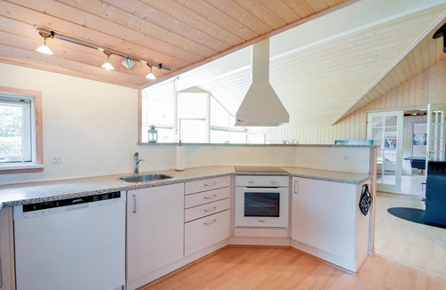 Elsegarde Strand House | Cozy home in Ebeltoft with sauna