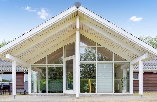 Elsegarde Strand House | Cozy home in Ebeltoft with sauna