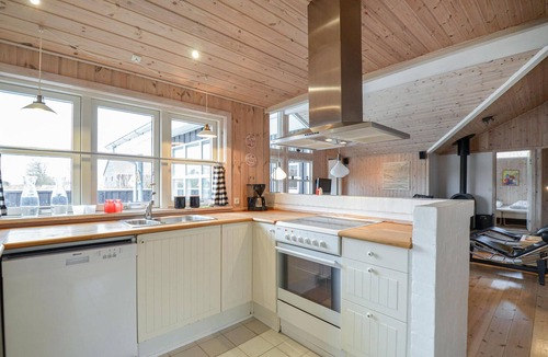 Øer Strand House | Cozy home in Ebeltoft with sauna