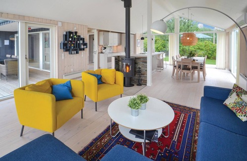 Lyngsbæk Strand House | Cozy home in Ebeltoft with WiFi