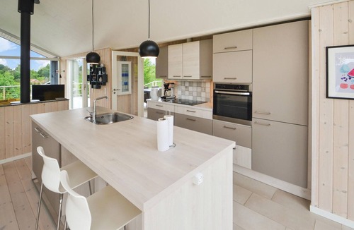 Lyngsbæk Strand House | Cozy home in Ebeltoft with WiFi