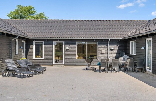 Vibæk Strand House | Cozy home in Ebeltoft with lake view