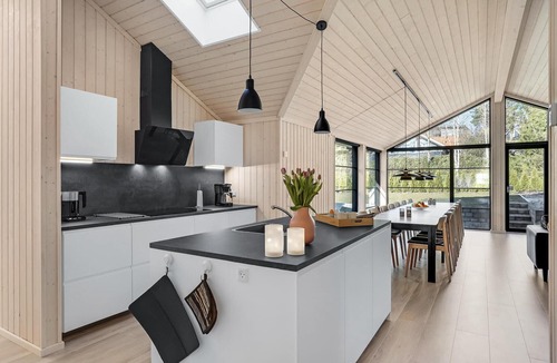 Egsmark Strand House | Cozy home in Ebeltoft with sauna