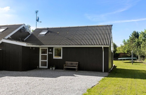 Øer Strand House | Cozy home in Ebeltoft with kitchen