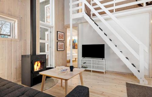 Øer Strand House | Cozy Home In Ebeltoft With Kitchen