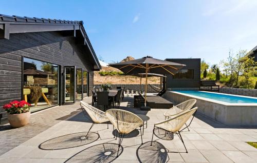 Handrup House | Cozy Home In Ebeltoft With Sauna