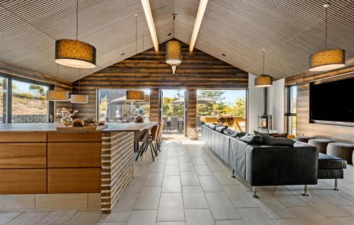 Handrup House | Cozy Home In Ebeltoft With Sauna
