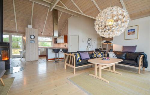 Handrup Strand House | Cozy Home In Ebeltoft With Kitchen